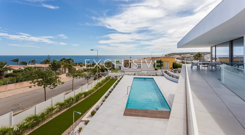 Prachtig ontworpen moderne villa op 400 meter van het strand van Lagos West Algarve