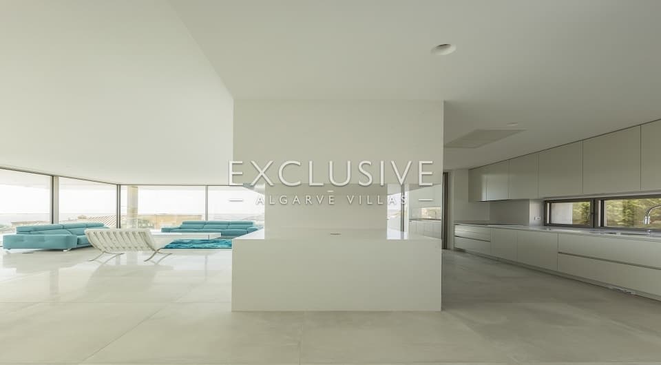Prachtig ontworpen moderne villa op 400 meter van het strand van Lagos West Algarve