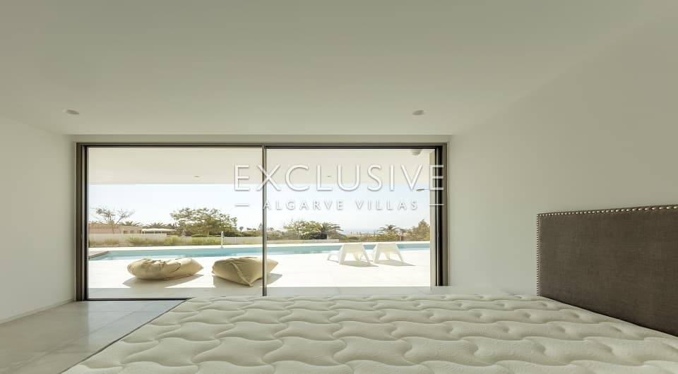 Prachtig ontworpen moderne villa op 400 meter van het strand van Lagos West Algarve