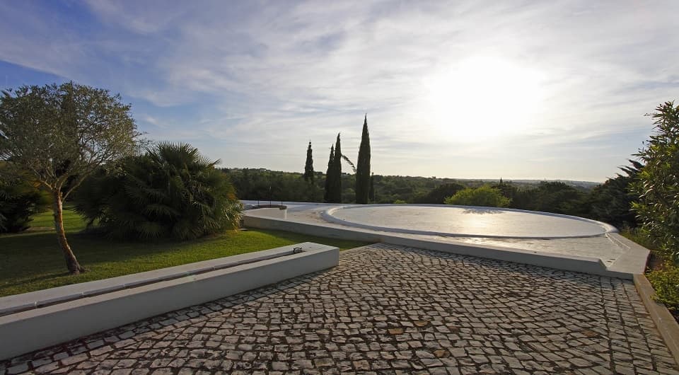 SOLD - Stunning country estate in Carvoeiro with luxury villa and pool, 2 building plots