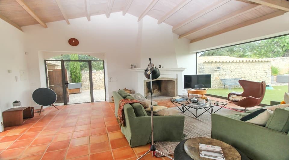 SOLD - High quality recent build villa near Loule in quiet setting