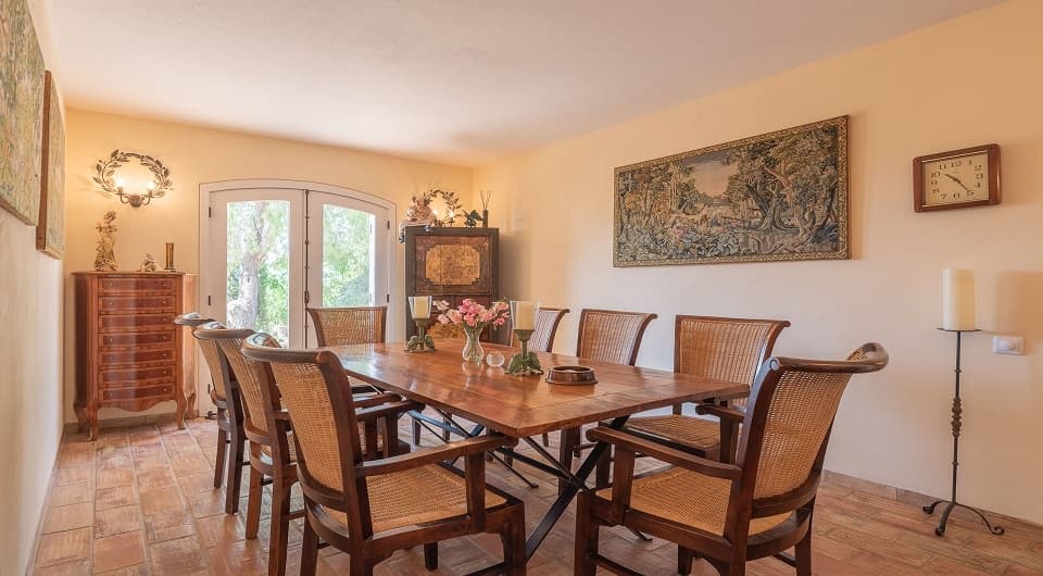 Charming property with stunning private setting in Olhos de Agua, Albufeira