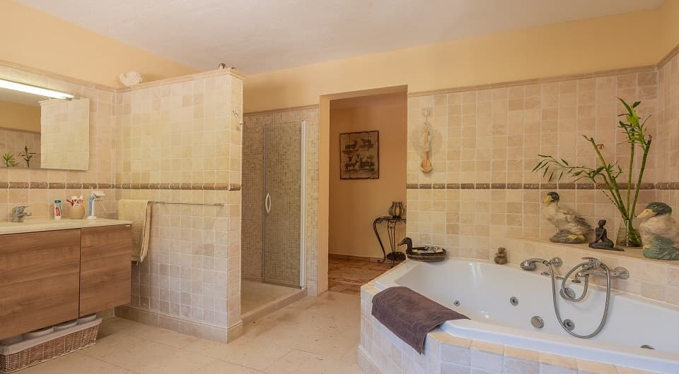 Charming property with stunning private setting in Olhos de Agua, Albufeira