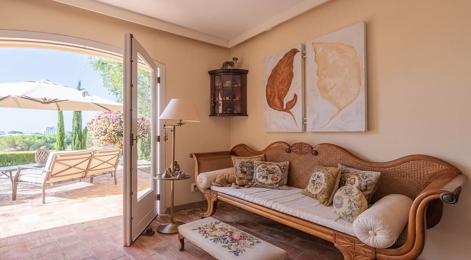 Charming property with stunning private setting in Olhos de Agua, Albufeira