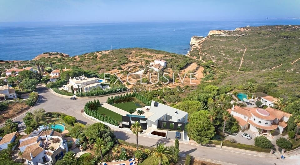 VENDU - Fantastique projet clés en main pour une villa de 4 chambres avec vue sur mer à Carvoeiro