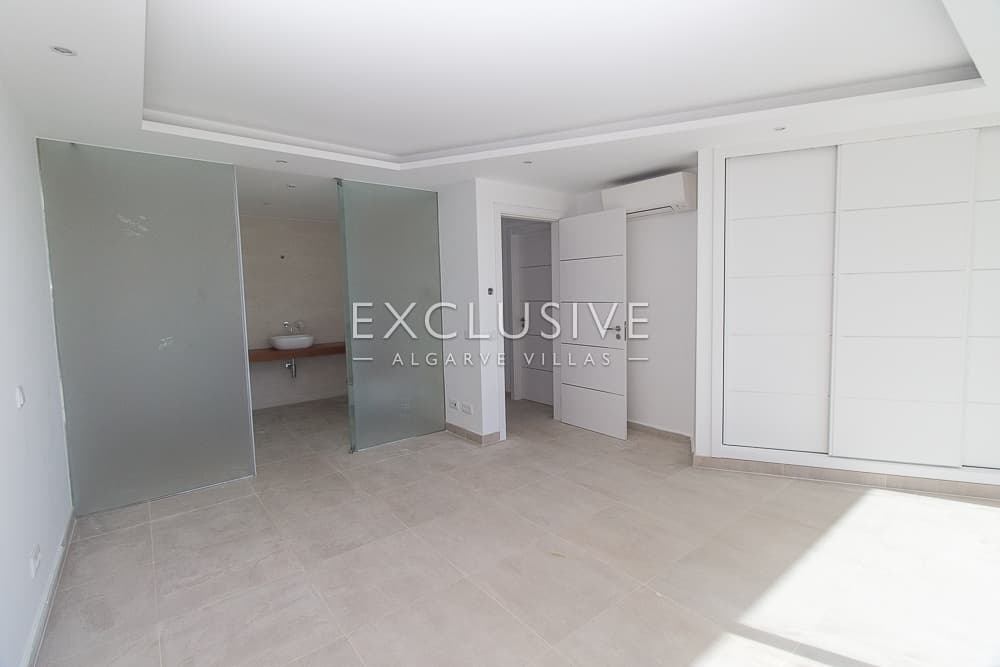 VENDU - Fantastique projet clés en main pour une villa de 4 chambres avec vue sur mer à Carvoeiro