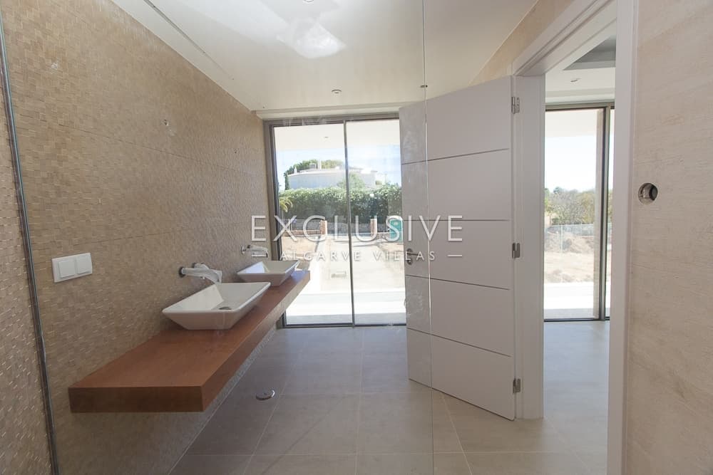VENDU - Fantastique projet clés en main pour une villa de 4 chambres avec vue sur mer à Carvoeiro