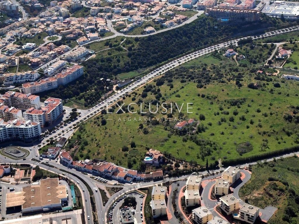 Terreno para a construção de apartamentos, perto da Marina de Lagos-2