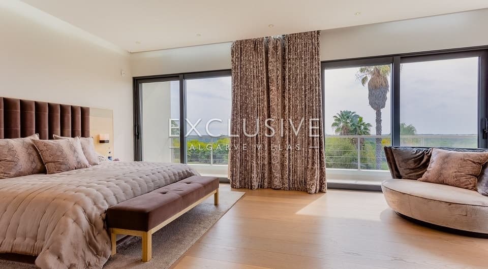 Amazing seven bedroom Modern Villa in Golden Triangle in Algarve