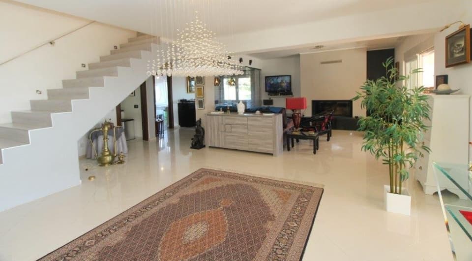 Modern 3 bedroom Villa walking distance to beach, Carvoeiro, Algarve