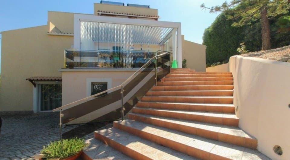 Modern 3 bedroom Villa walking distance to beach, Carvoeiro, Algarve