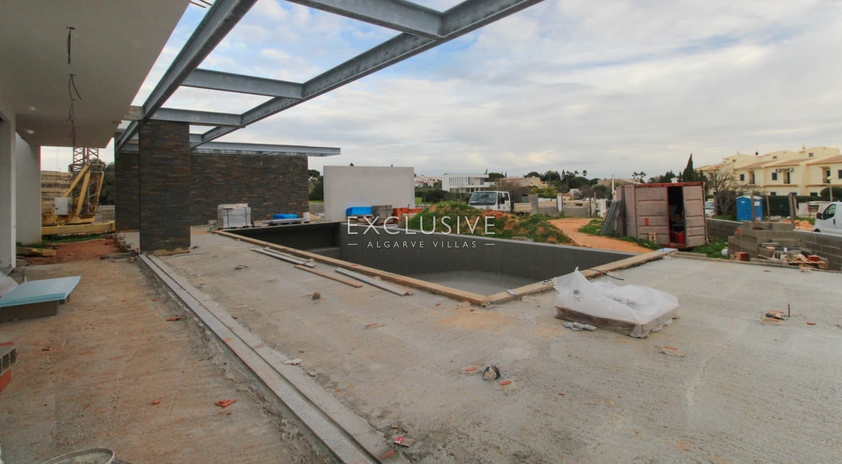 Luxury contemporary design Villa with 4 bedrooms and seaviews in Carvoeiro, Algarve