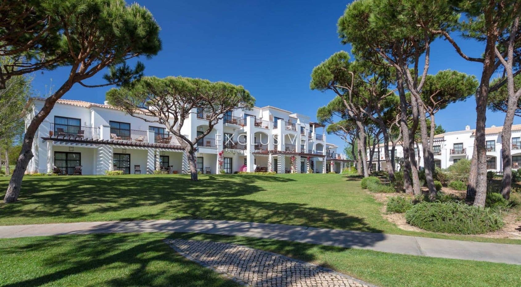 Fantastic 2 bedrooms apartment, overlooking golf course, Albufeira, Algarve