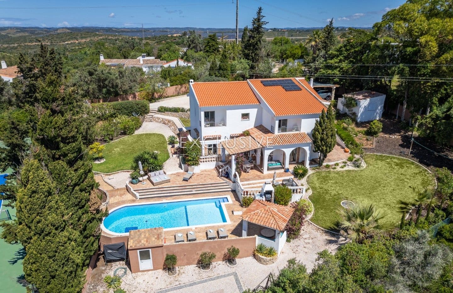 Rustikale schicke Villa mit Pool und Tennisplatz in der Nähe von Lagos