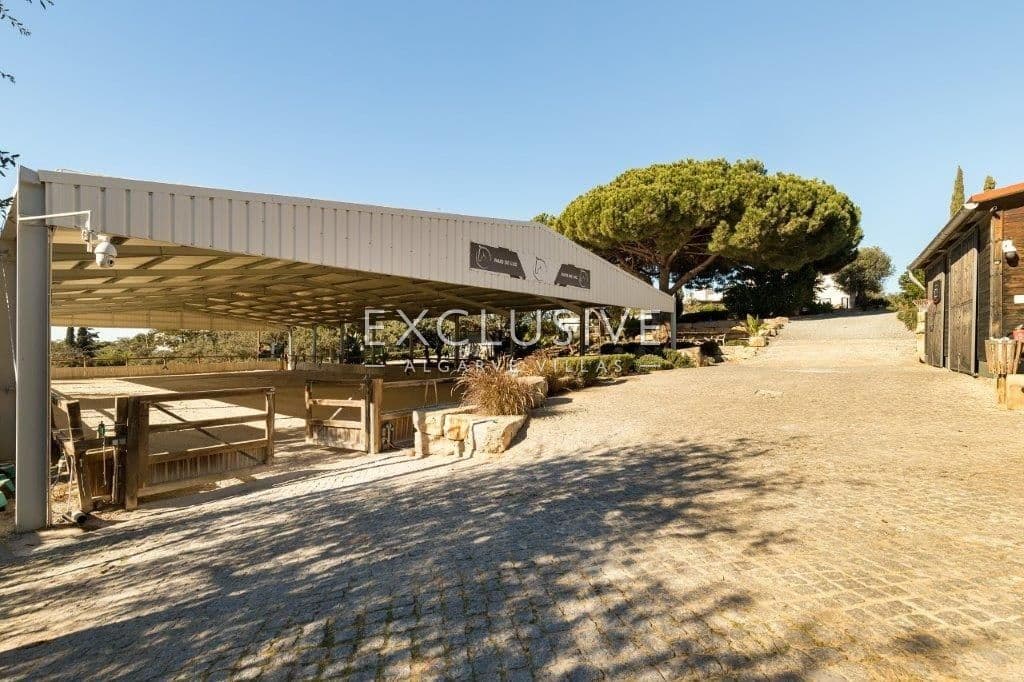 Package deal of 2 contemporary villas with equestrian centre in Central Algarve-Portugal