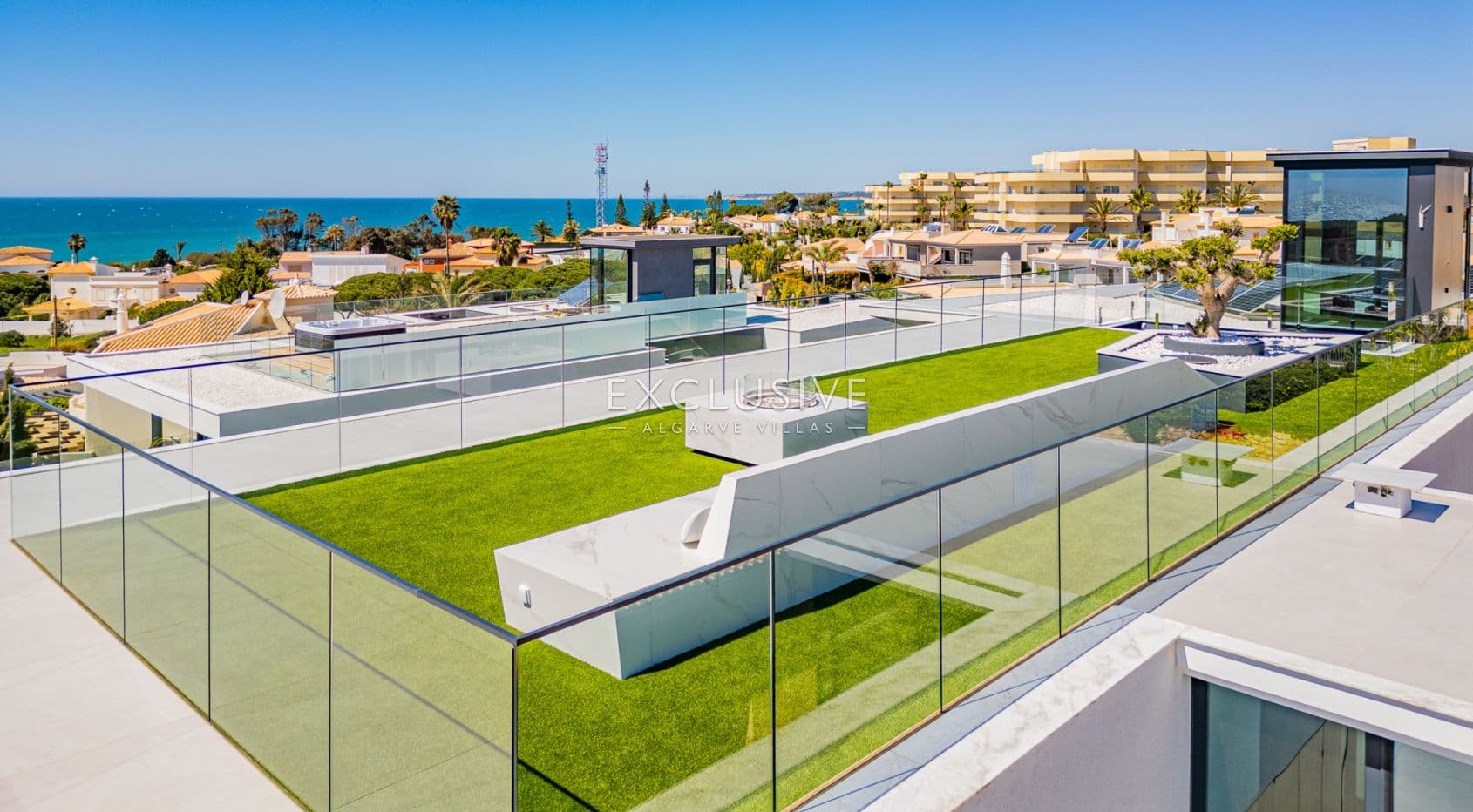 Buy Brand new 5 bedroom villa on Gale beach near Albufeira with sea views