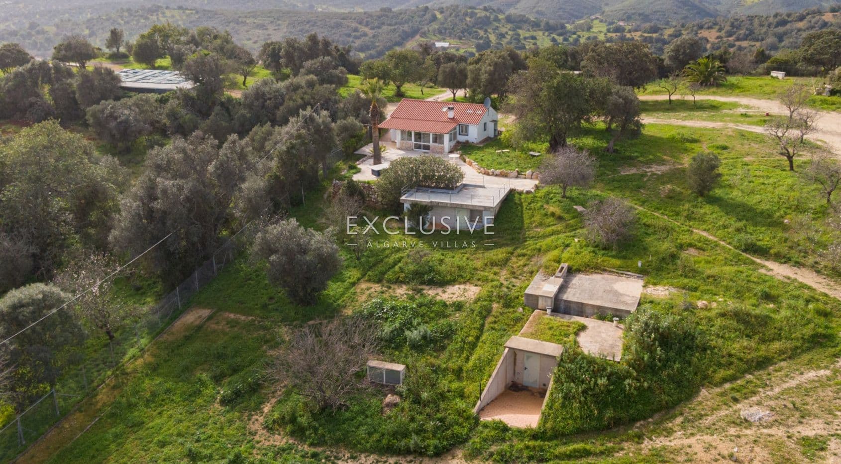 Fantastic plot with small house Portimao, Algarve