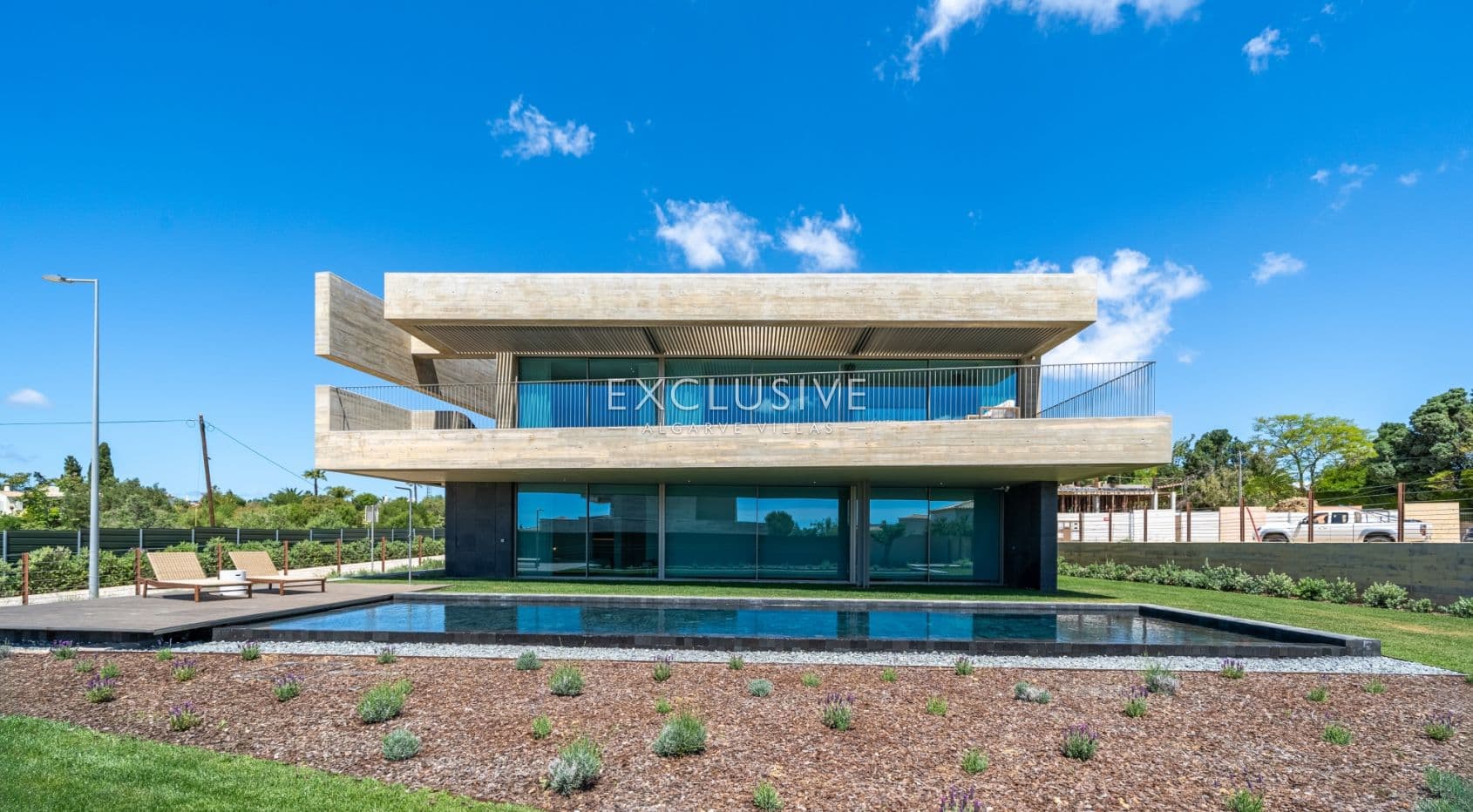 Zeitgenössische Luxusvilla in Strandnähe mit Meerblick in Praia da Luz, Algarve-1