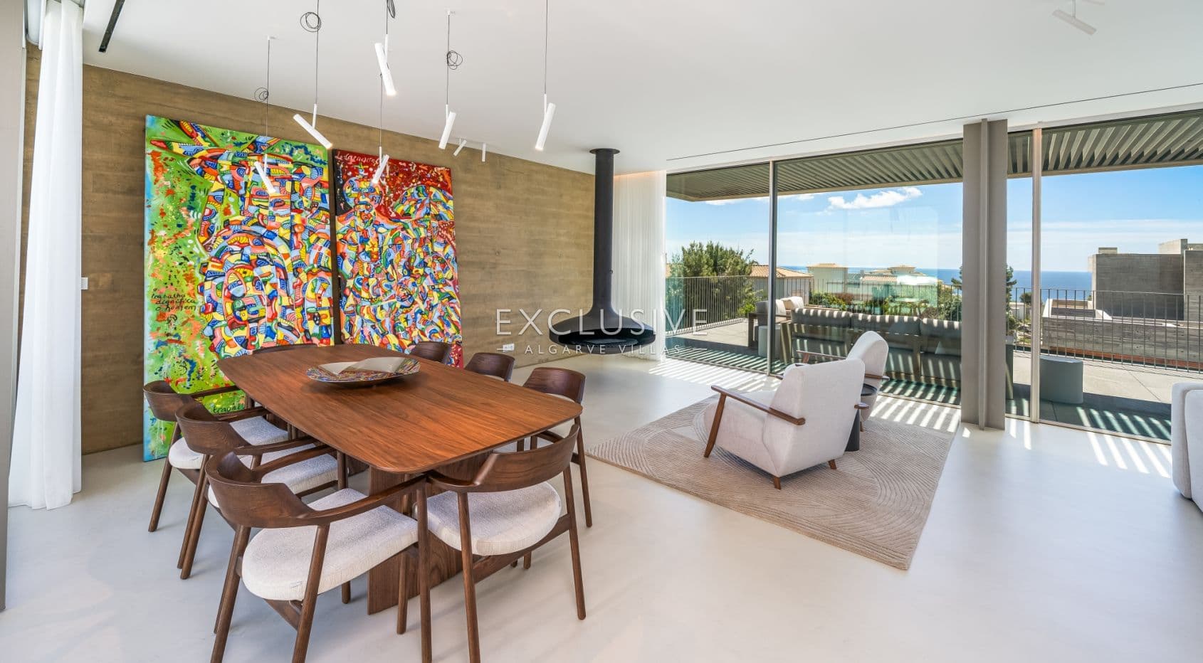 Contemporary luxury villa near the beach with ocean views in Praia da Luz, Algarve