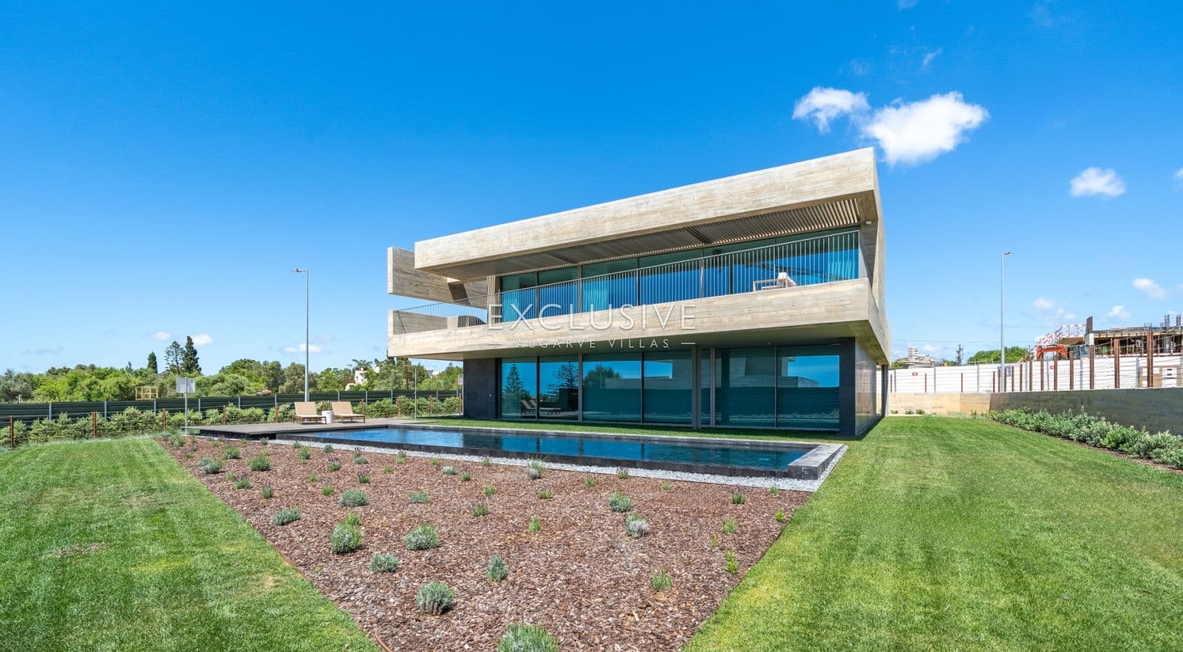 Contemporary luxury villa near the beach with ocean views in Praia da Luz, Algarve