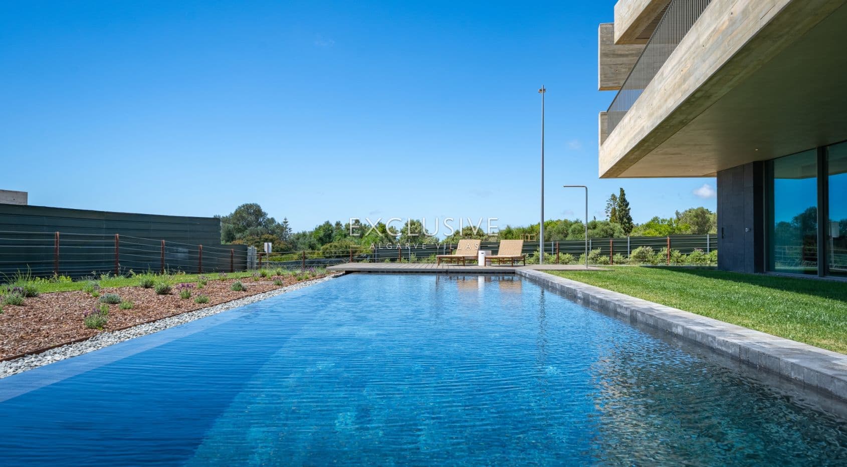 Contemporary luxury villa near the beach with ocean views in Praia da Luz, Algarve