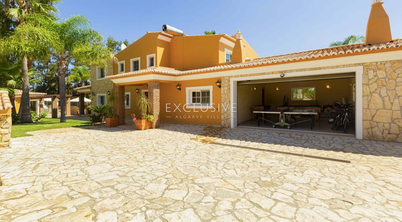 Charming Villa in Caramujeira, Algarve