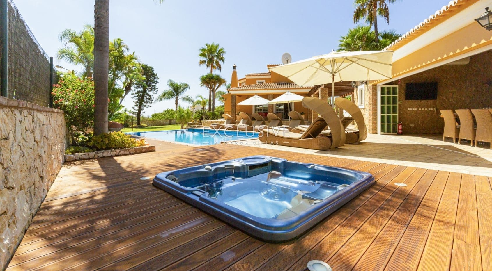 Charming Villa in Caramujeira, Algarve