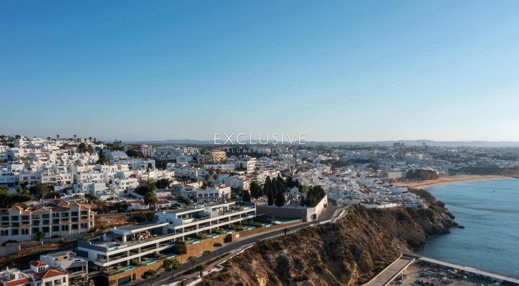 Luxuriöses Penthouse mit 3 Schlafzimmern direkt am Meer in Albufeira, Algarve