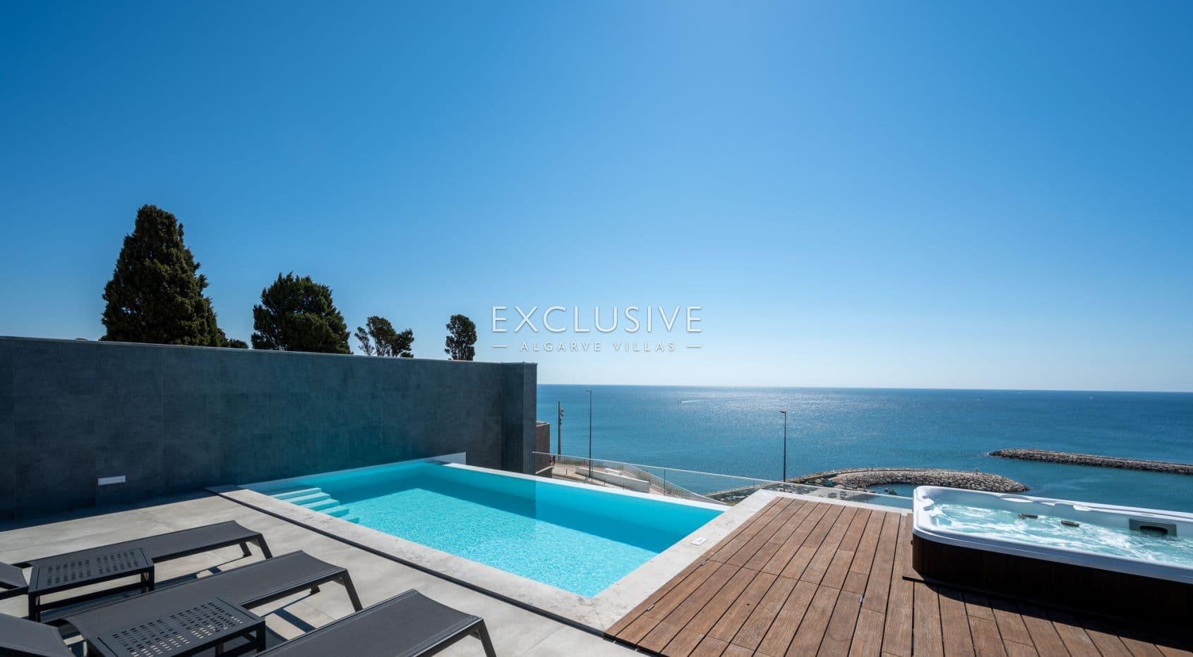 Luxuriöses Penthouse mit 3 Schlafzimmern direkt am Meer in Albufeira, Algarve