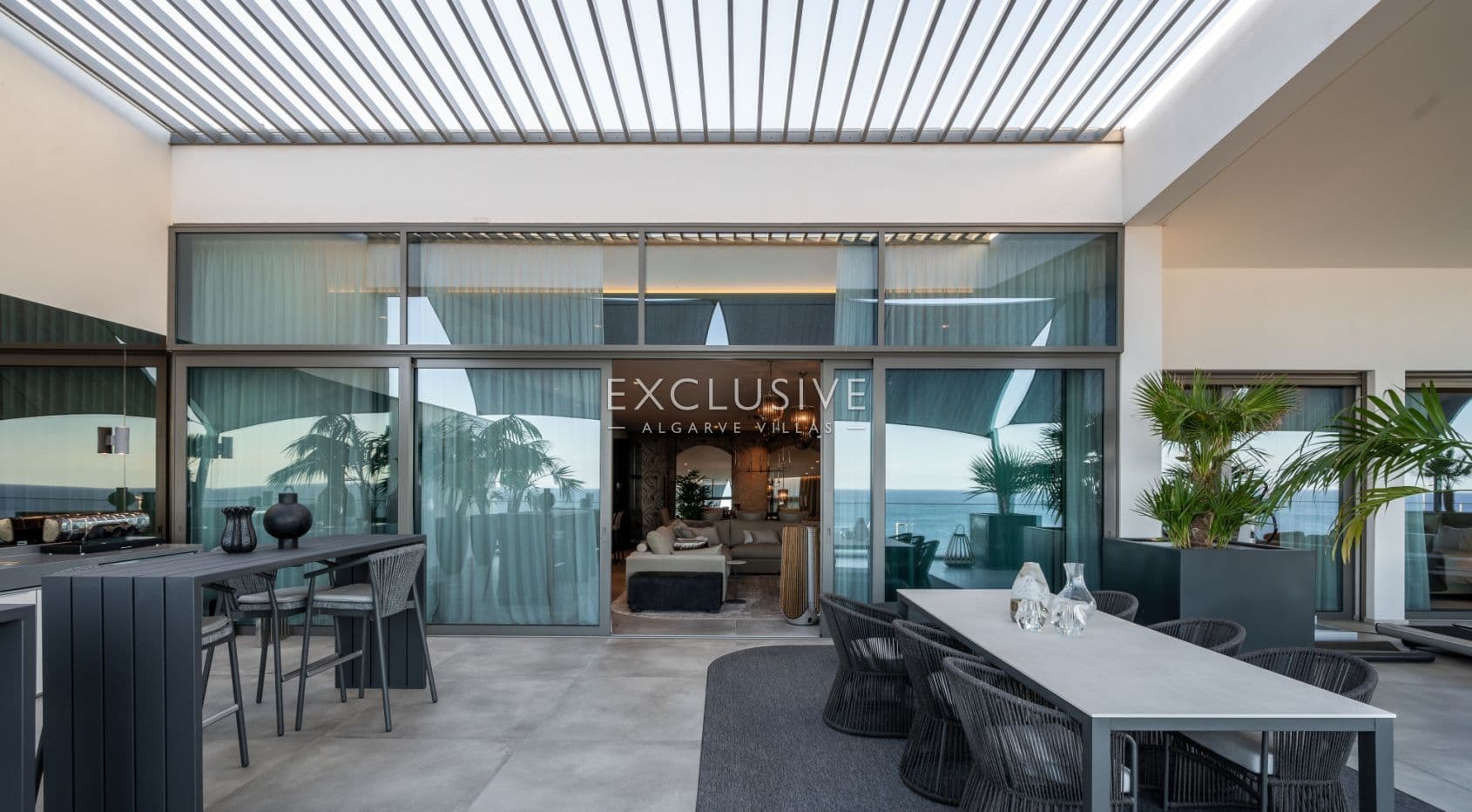 Luxuriöses Penthouse mit 3 Schlafzimmern direkt am Meer in Albufeira, Algarve