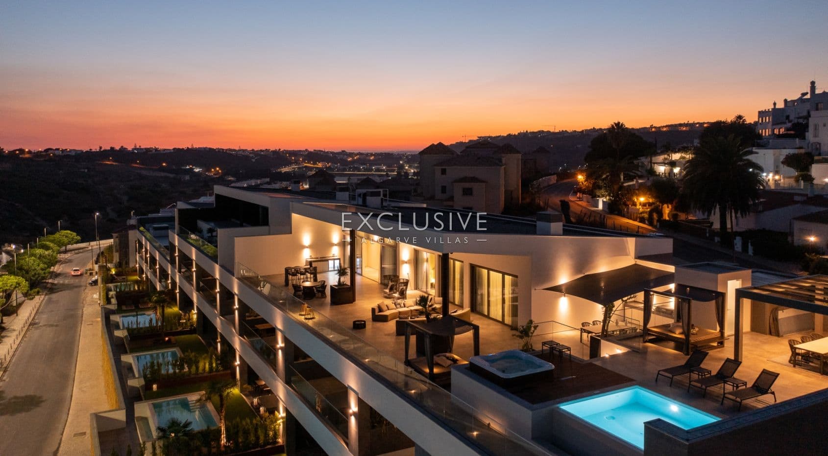 Luxuriöses Penthouse mit 3 Schlafzimmern direkt am Meer in Albufeira, Algarve