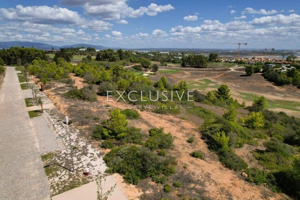 Plot for construction, stunning sea views, on Palmares golf course, Lagos, Algarve