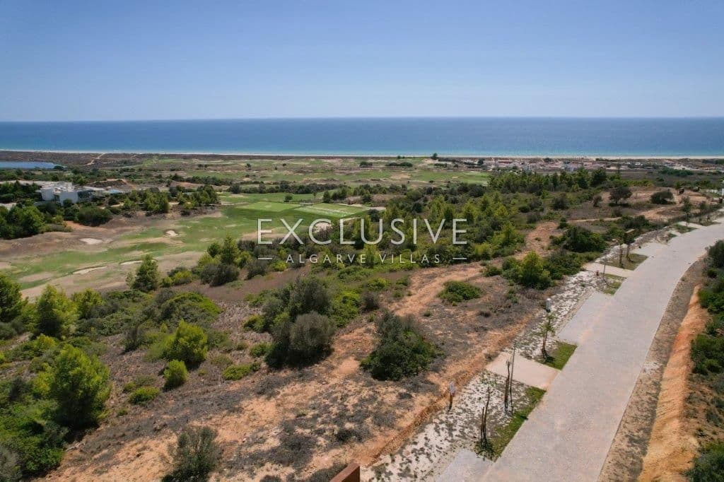 Plot for construction, stunning sea views, on Palmares golf course, Lagos, Algarve