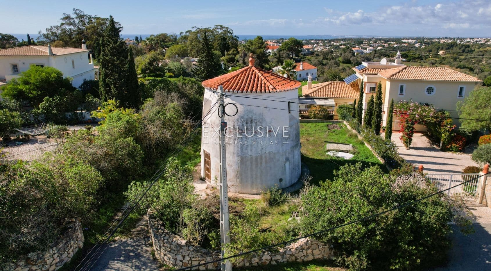 Plot with project for contemporary villa in Carvoeiro, Algarve