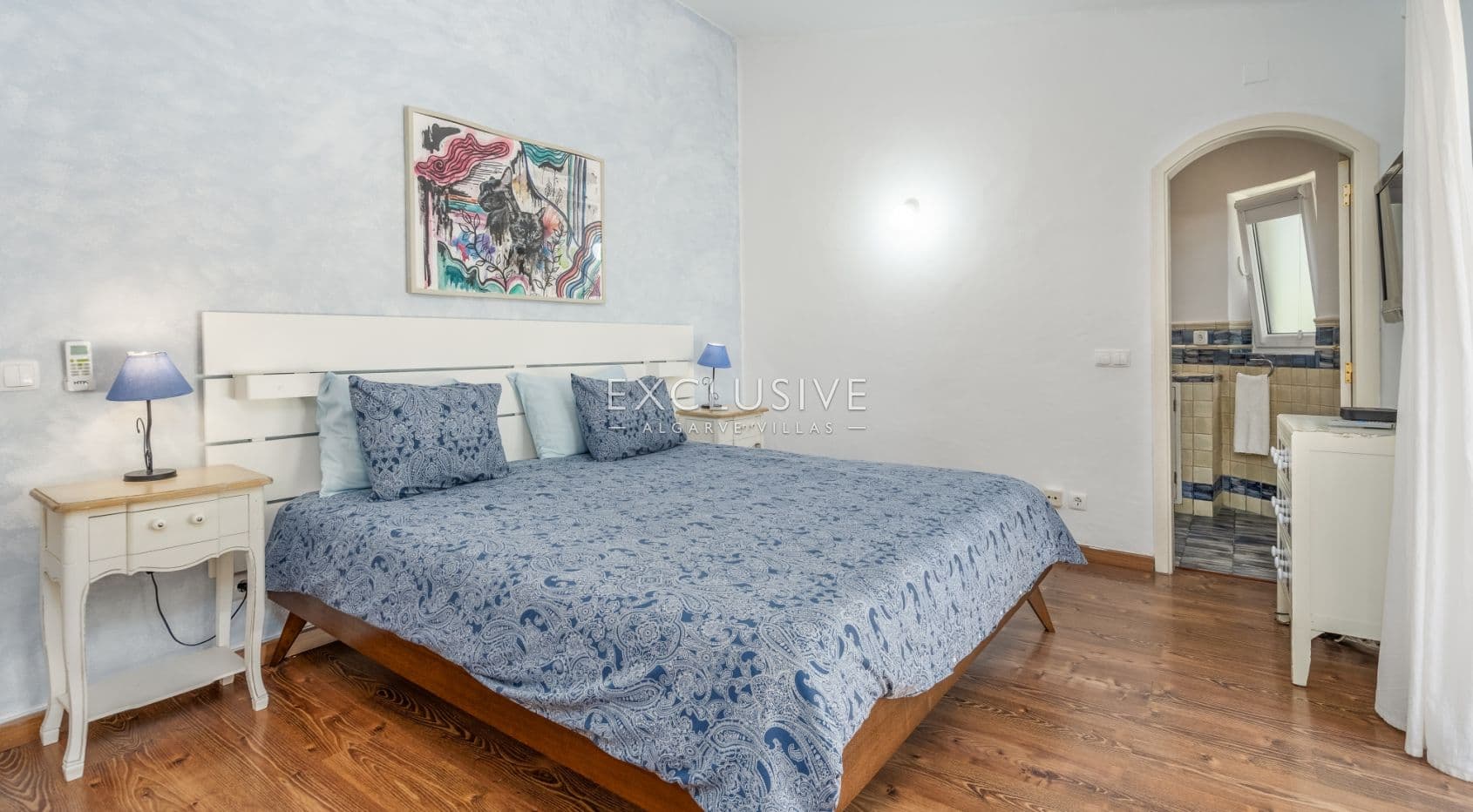 Single story 3 bedroom villa with swimming pool, garage in Portimão, Algarve