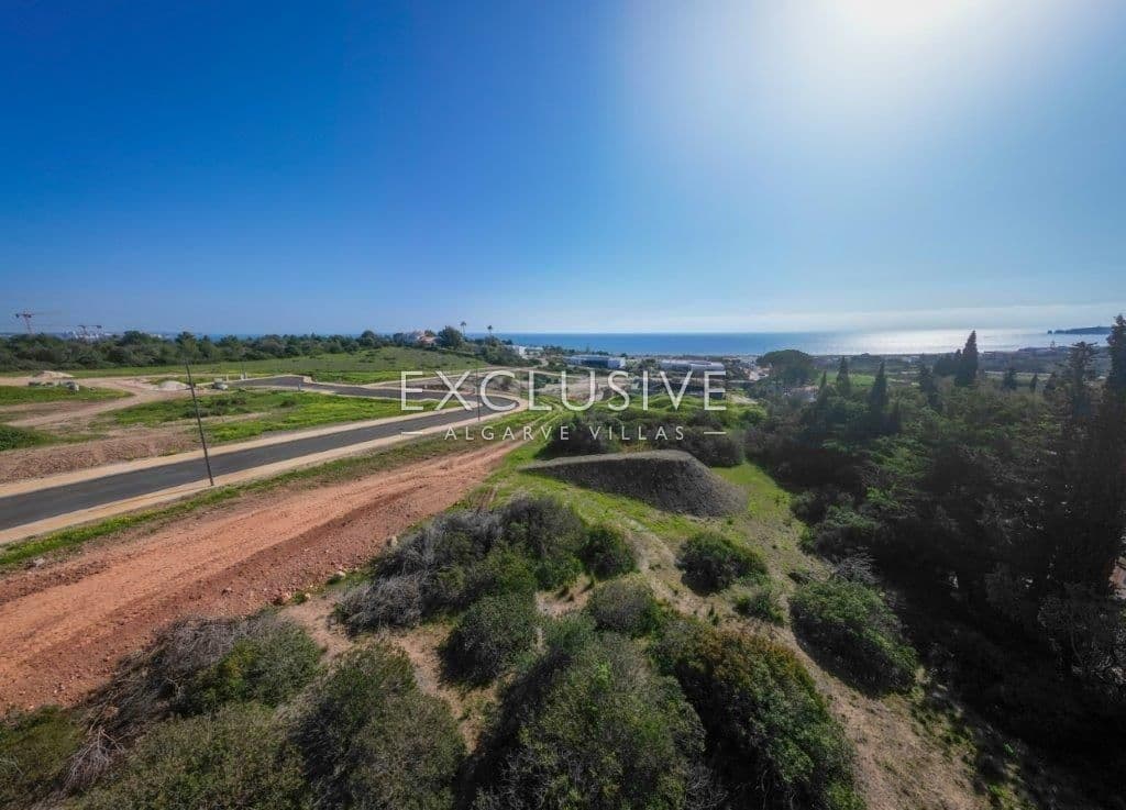 Grands terrains à bâtir avec vue sur la mer à Lagos, Algarve