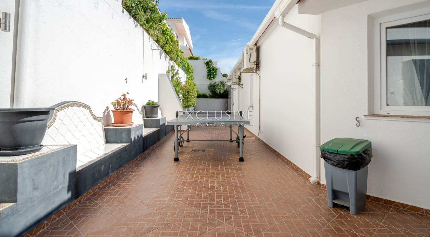 Charmante Villa mit vier Schlafzimmern und Meerblick in Albufeira, Algarve