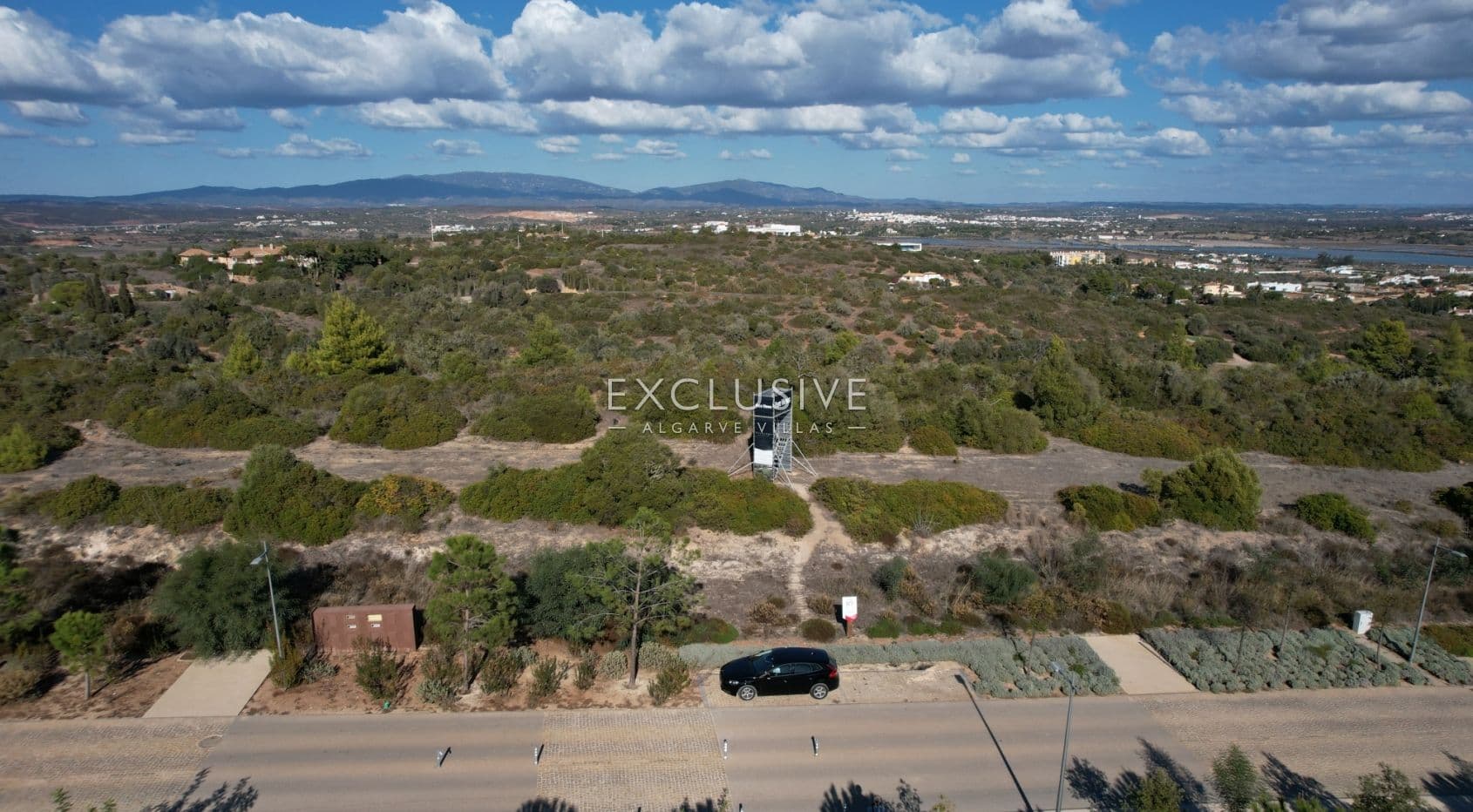 Palmares golfcourse resort plot with approved building project by Mario Martins architect