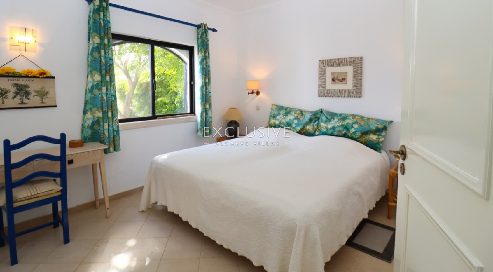 2 bedroom apartment frontline to Alto golf in Alvor, walking distance to beach