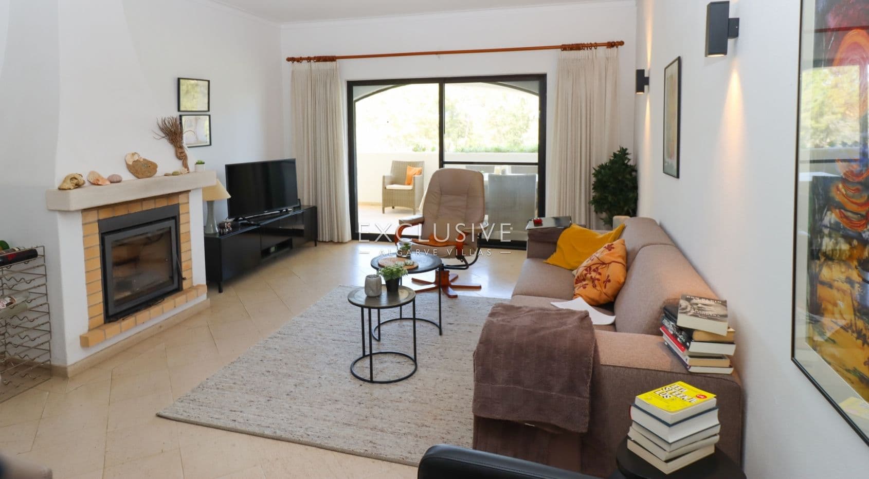 2 bedroom apartment frontline to Alto golf in Alvor, walking distance to beach