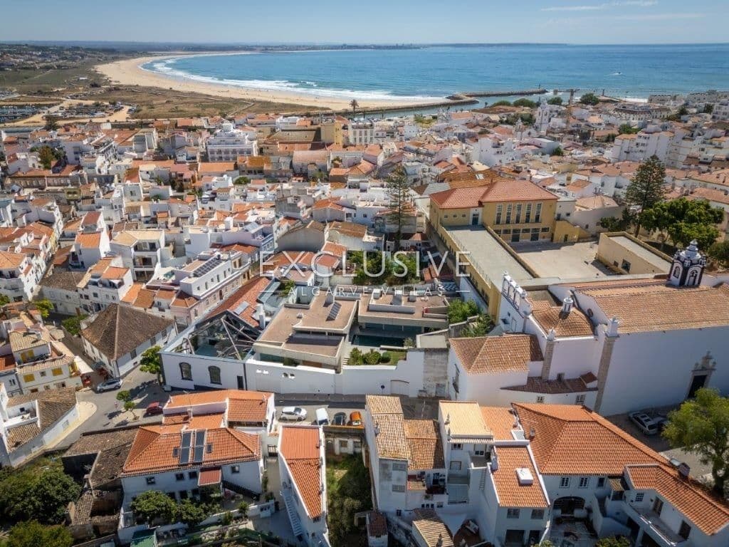 4 bedroom townhouse in the Lagos Historical centre, Algarve