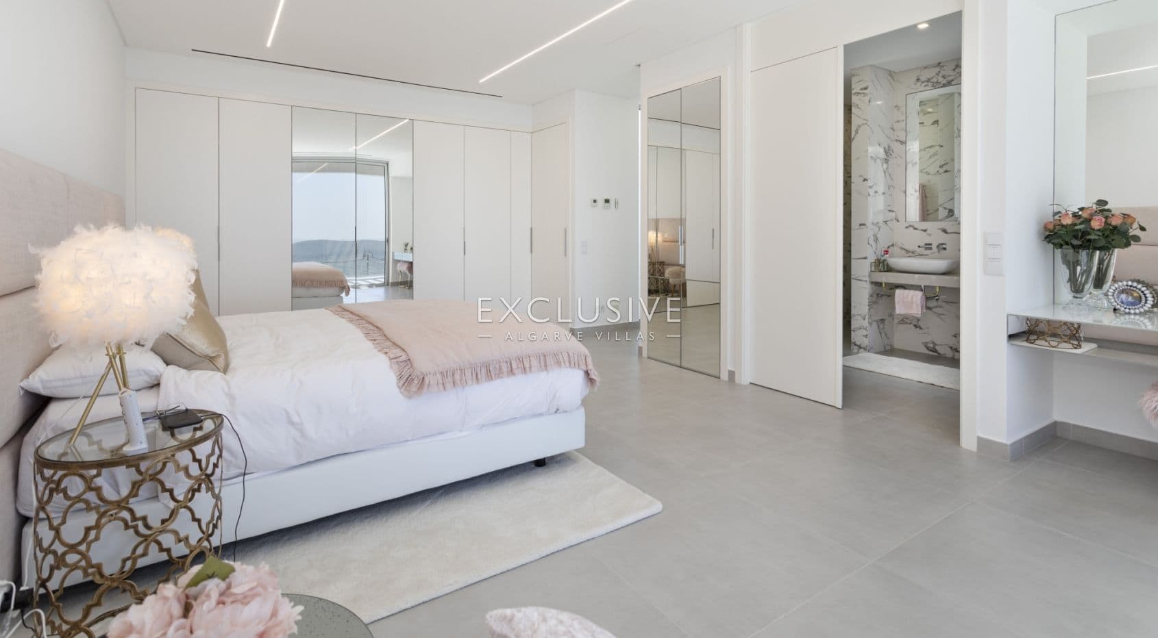 4 bedroom contemporary villa with Panoramic views in Soalheira, Loule