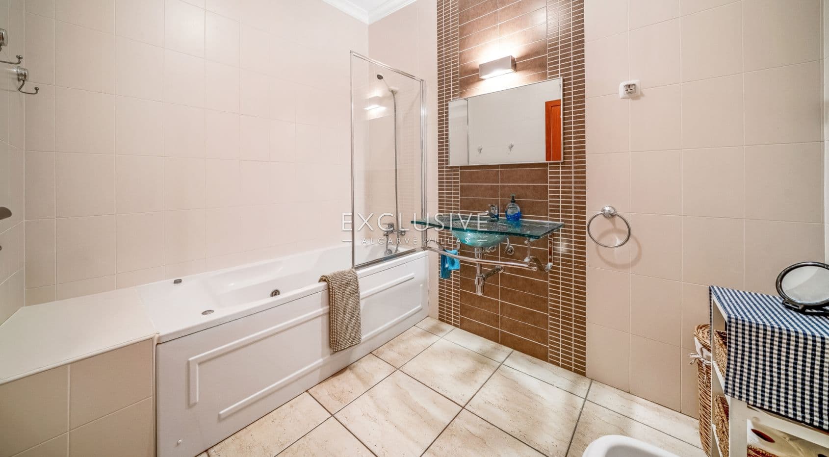 2 Bedroom Apartment with Sea Views in Alba Villas, Meia Praia - Lagos