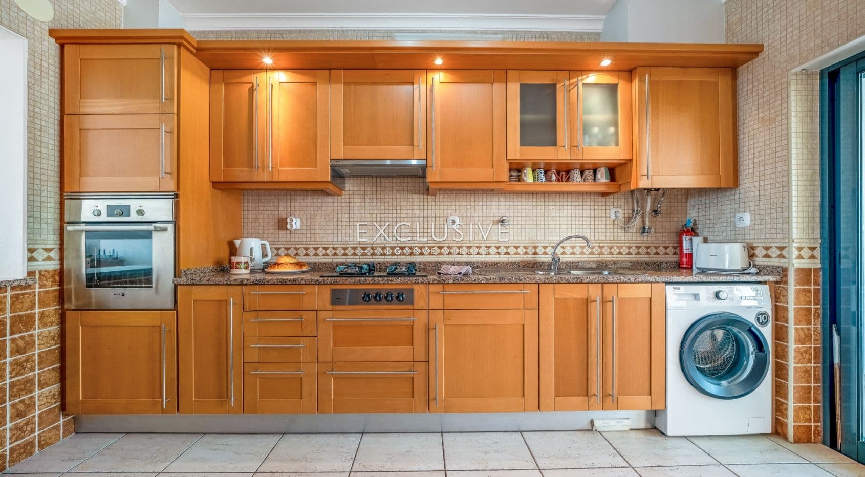 2 Bedroom Apartment with Sea Views in Alba Villas, Meia Praia - Lagos