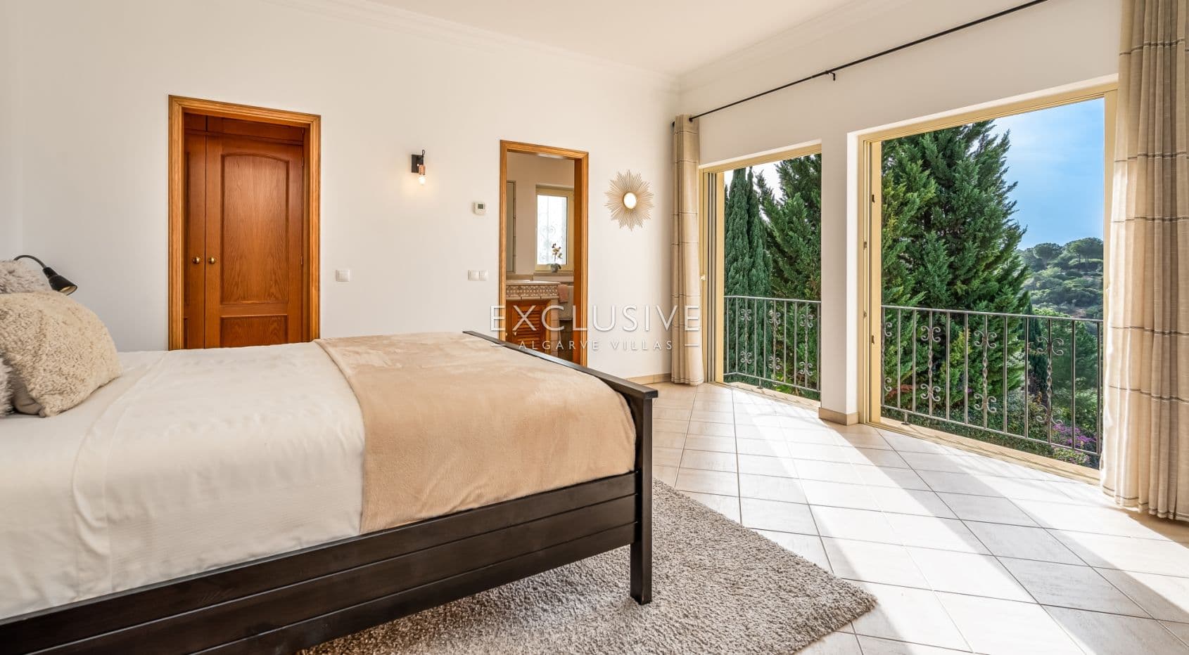 Mediterranean style 3+2 bedroom villa near the ocean in Carvoeiro