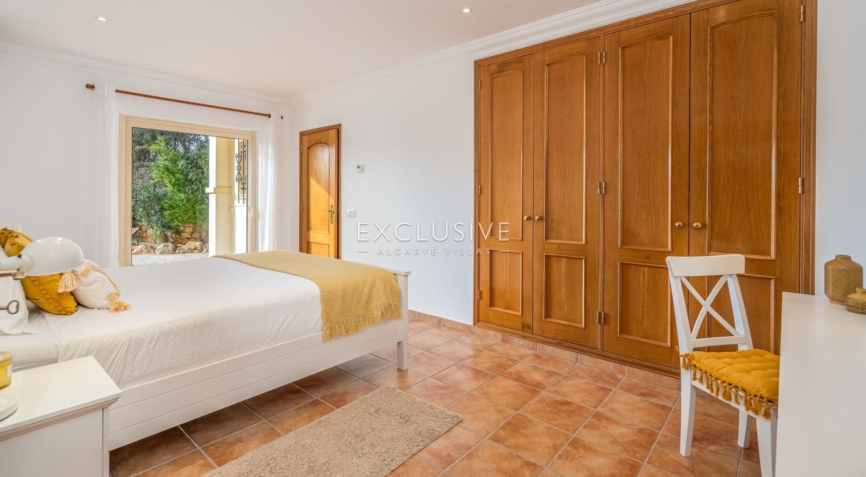 Mediterranean style 3+2 bedroom villa near the ocean in Carvoeiro