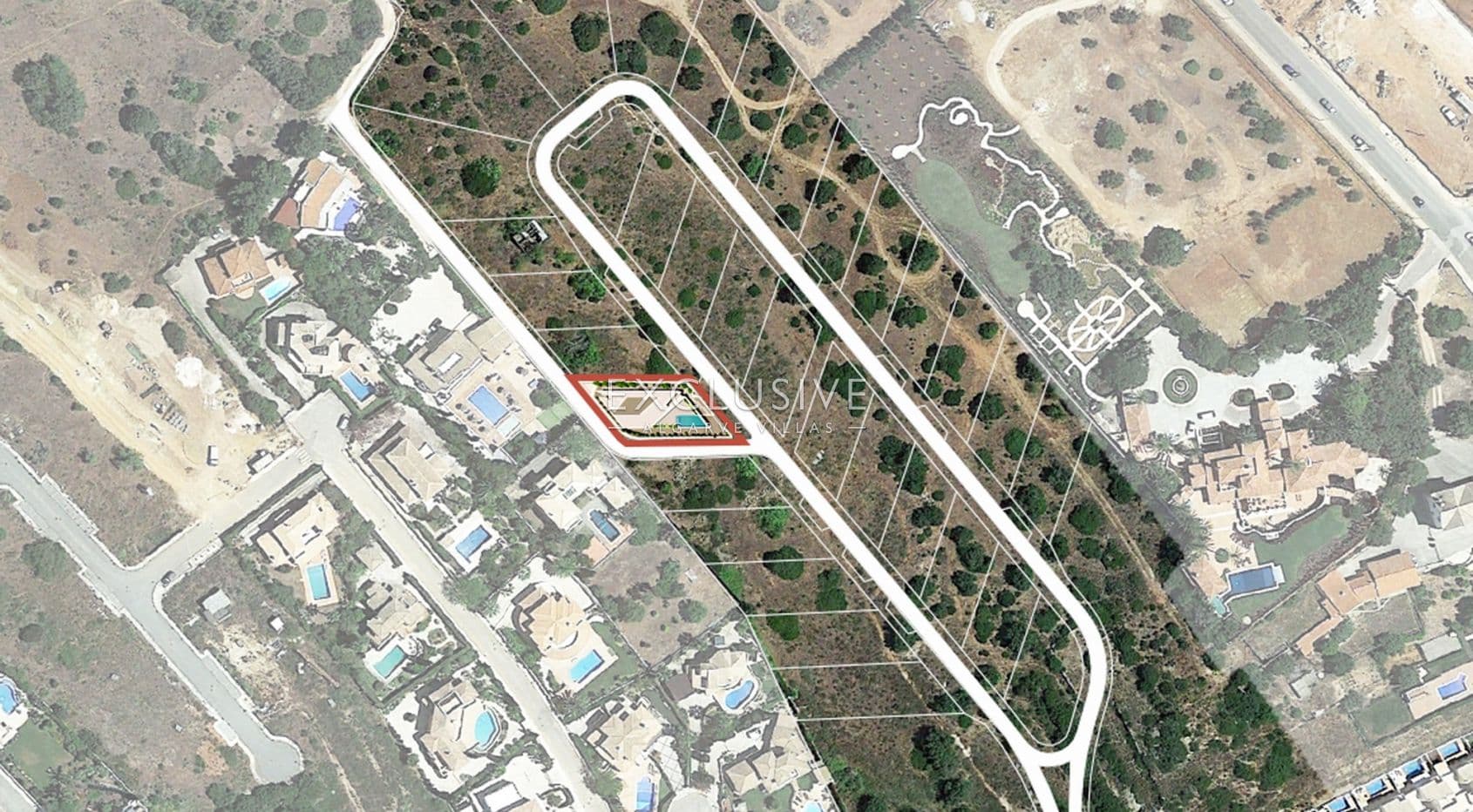 Building plot with approved project by renowned architect close to centre of Luz, Algarve