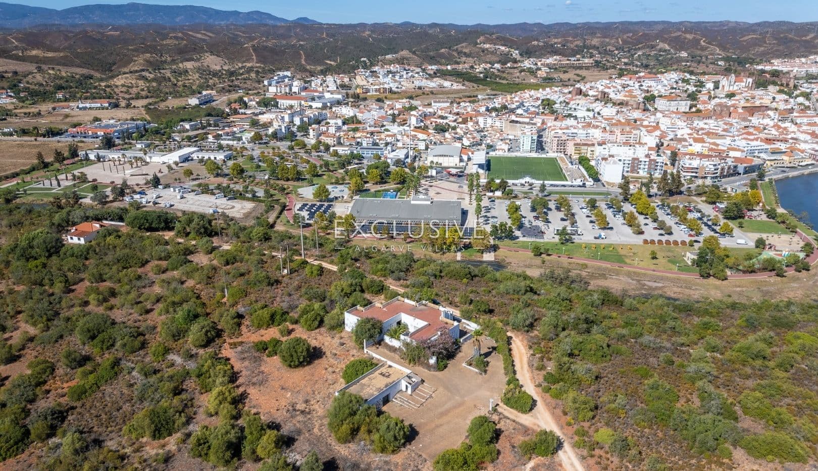 Buy investment property with big plot of land and 2 houses with panoramic views to Silves castle