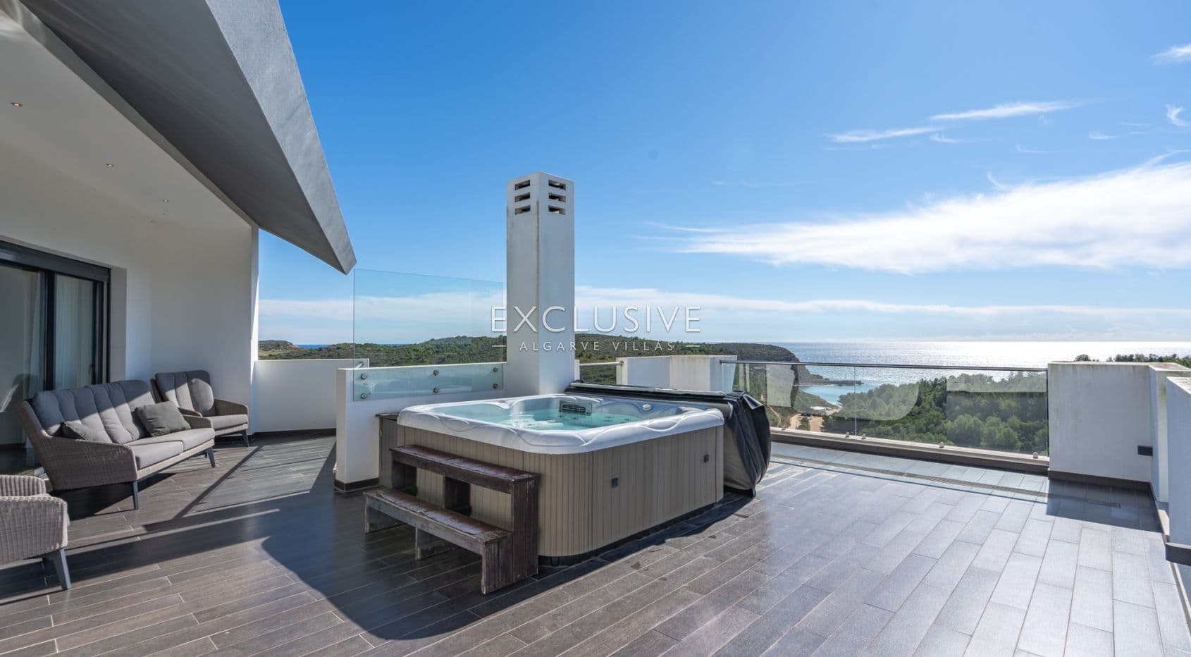 3+2 bedroom Modern villa with stunning sea views near Burgau, Algarve