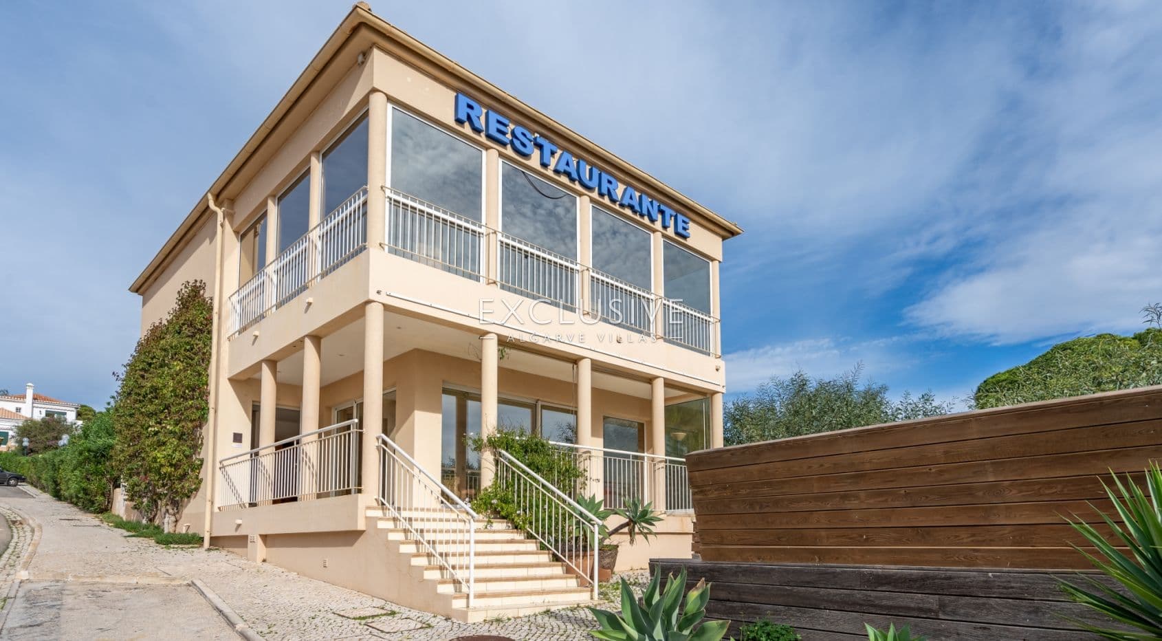 Exceptional Beachfront Property in Meia Praia, Lagos, Algarve